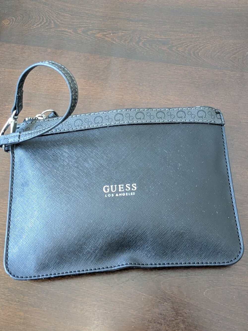 GUESS Caspian Women’s Black Logo Zip Coin Wristlet Wallet
